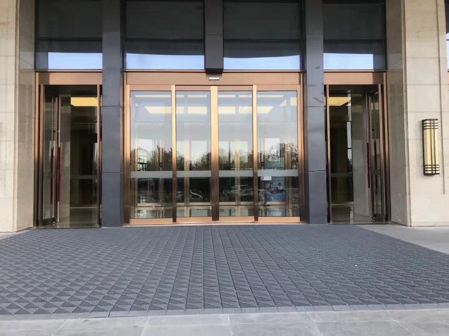 空降門